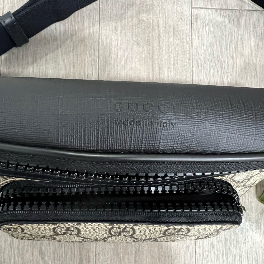 Gucci Black and Beige Men's Belt Bag - Picture 2 of 16